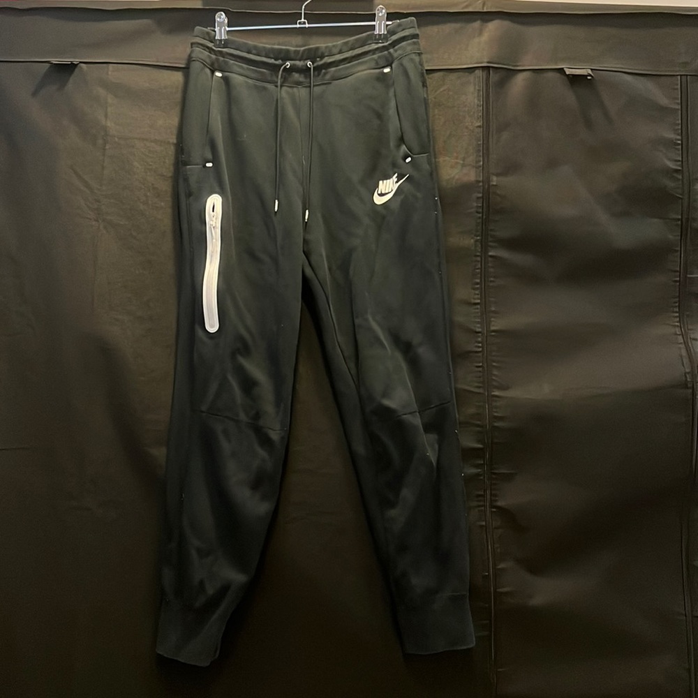 Nike joggers - black